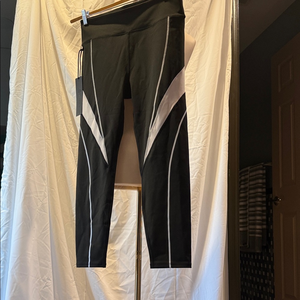 Noli Black and White Leggings